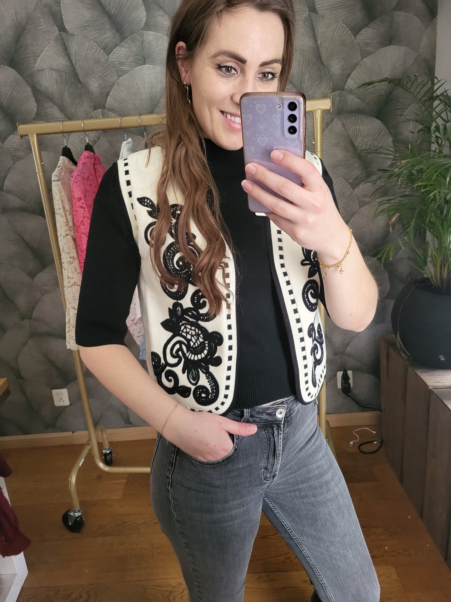 Gilet zwart broderie.
