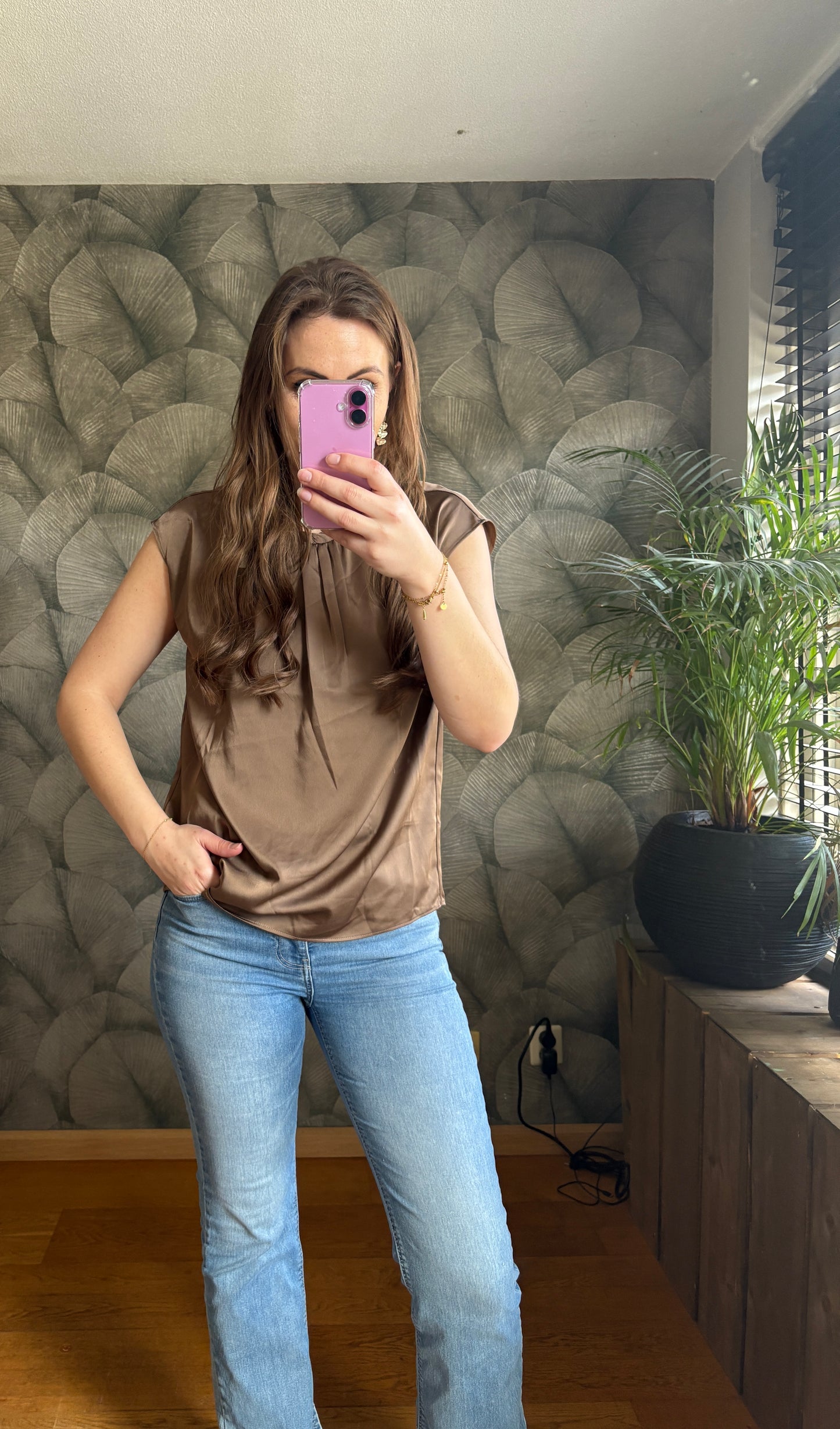 Satin shirt coffee.