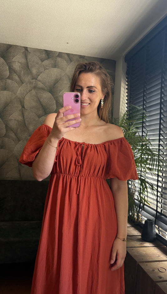 Off-shoulder jurk