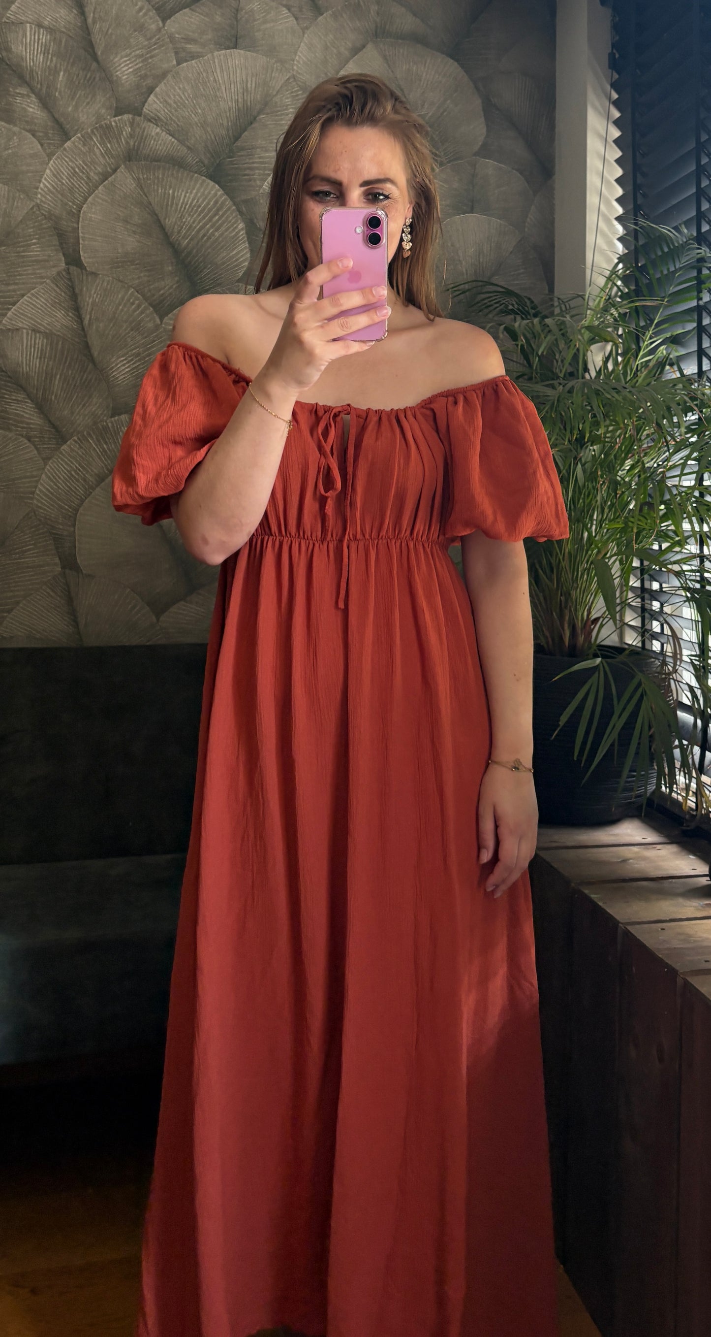 Off-shoulder jurk