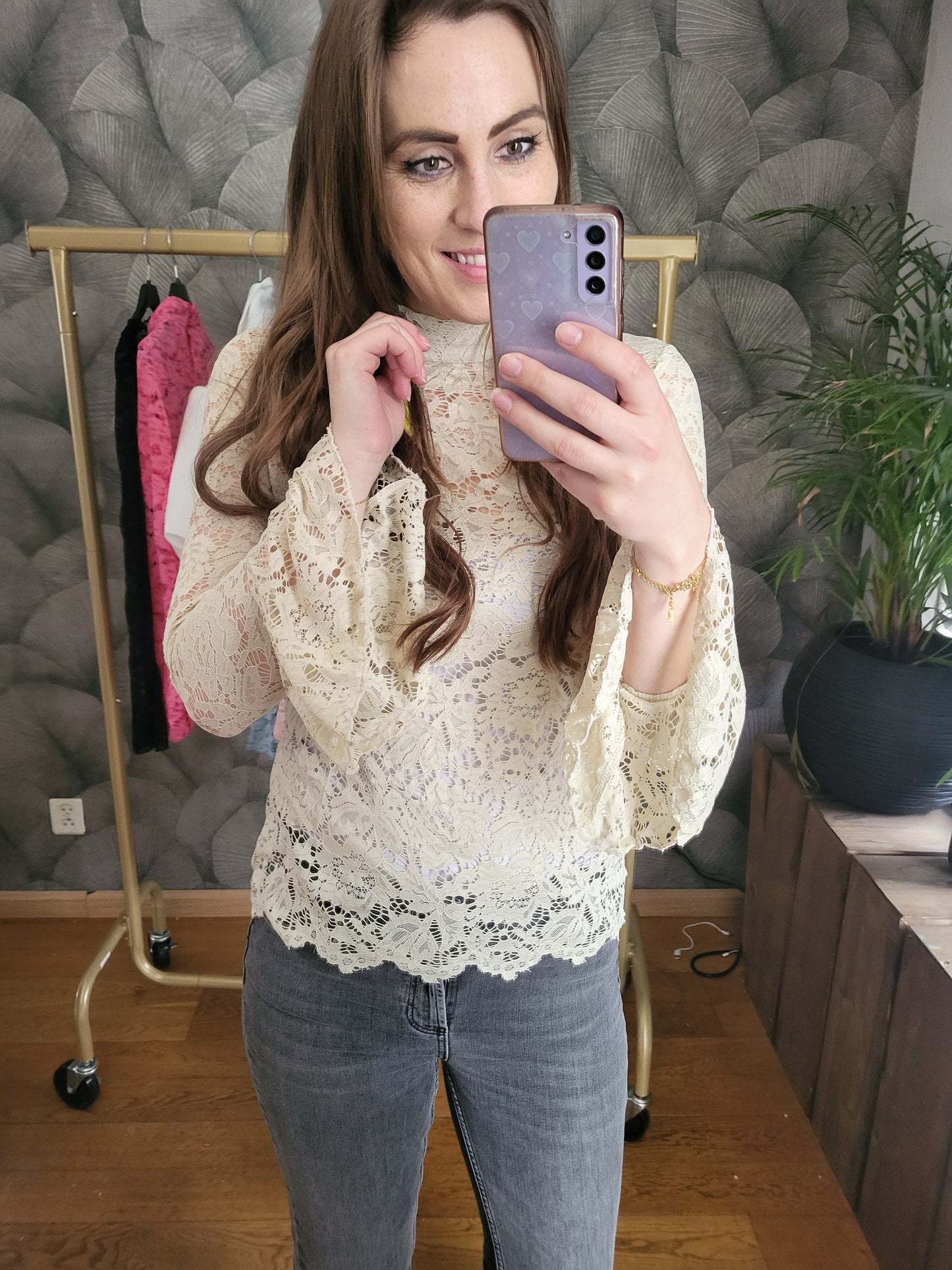 Kanten top beige kleur