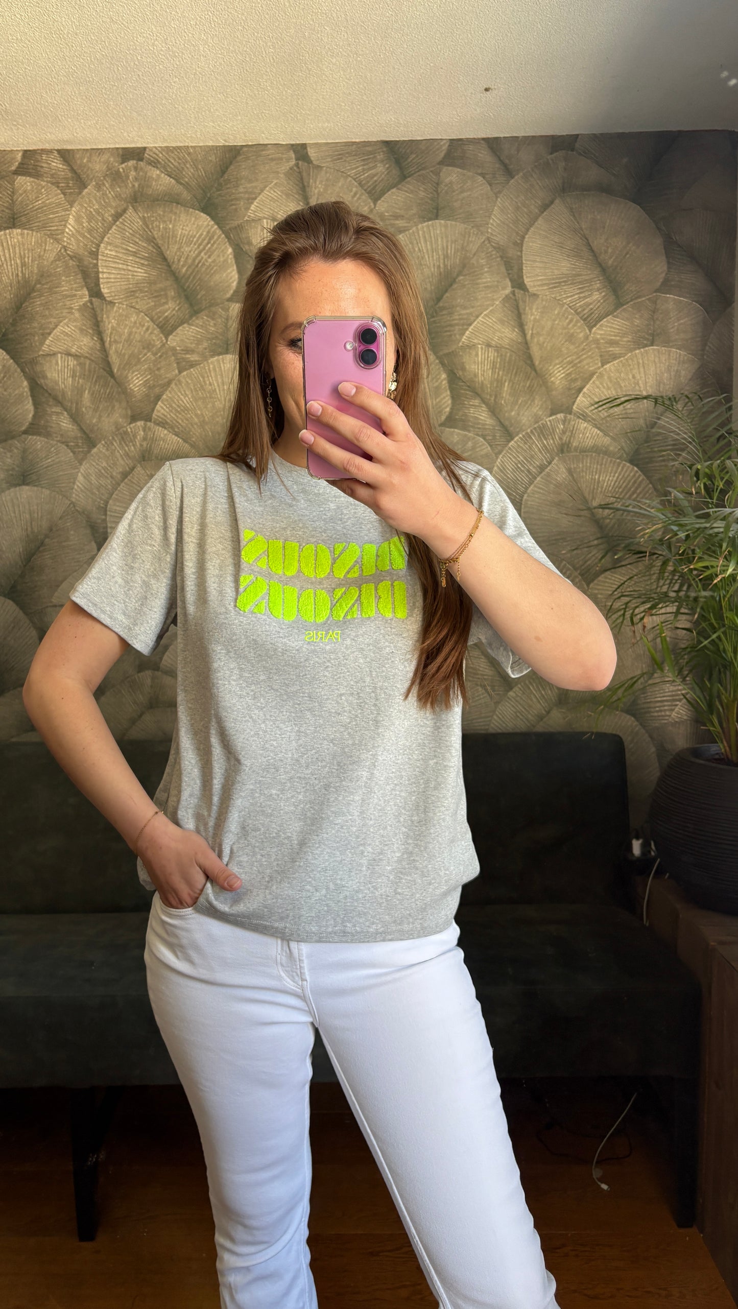 T-shirt bisous grijs.