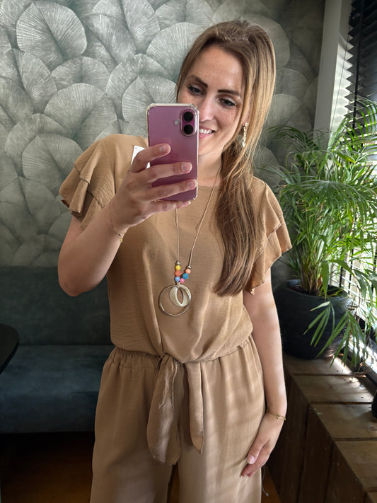 set bruin met ketting.